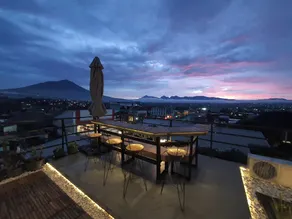 New Golden Clouds - Non Smoking Homestay - Image 4