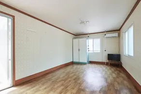Yeongwol Flower Garden Private House - Image 5