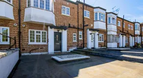 Stylish 3 Bed Apartment Sleeps 6 - Image 4