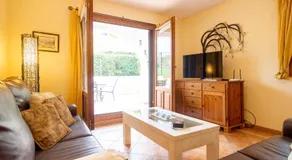 Poolside Townhouse - Sleeps 6 - ROU02 - Image 2