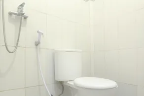 HP Residence Mitra RedDoorz near Alun Alun Kediri - Image 2