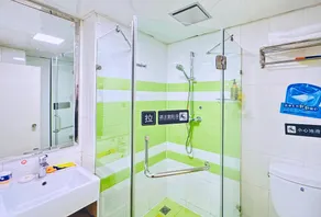 7 Days Inn Kunming Railway Station Joy City - Image 4