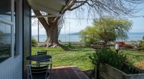 Jack & Di's Waiteti Lakefront Motel - Image 4