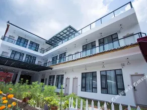 Yishuige Lake View Inn - Image 4