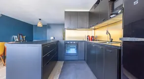 Modern Spacious flat with Terrace, Parking near Metro - Image 3