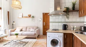 WintowinRentals Acogedor apartamento con patio privado junto al Albaicín - Image 2