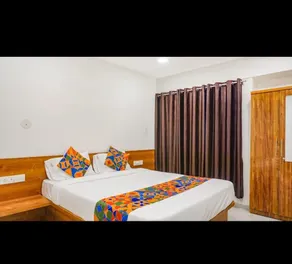 Hotel Royal Palace - Image 2