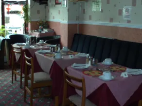 Jollies Hotel - Image 4