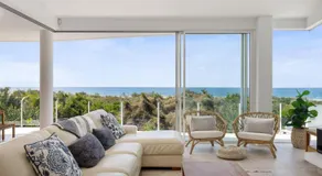 Summer Hillside Retreat - Image 3