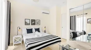 Homy Self Contained Unit Sunnybank CBD Street Parking - Image 2