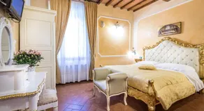 Katti House - Florence's center - Image 3