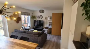 Self-contained and Peaceful en-suite with garden - Image 2
