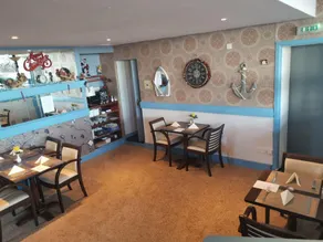 Marine Hotel - Image 4