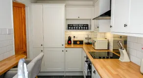 Coastal Haven Ilfracombe Charming 2-bedroom Cottage In A Great Location By STAE Homes - Image 3