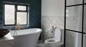 1 double and 1 twin bedrooms and bath - Image 2