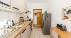 LeHaStays - Apartment Buckau 13 I Küche I WLAN I SmartTV I Innenhof - Image 2