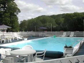 The 1896 House Country Inn - Brookside & Pondside - Image 3