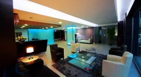 Hotel Africa - Image 2