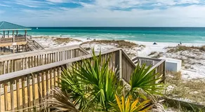 Family-friendly Gulf view condo with beach chair & umbrella shared pool hot tub - Image 5
