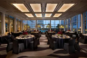 Conrad Singapore Marina Bay - Image 3