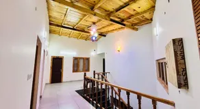 Lotus Lake View Inn - Image 3