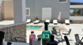 Diamond Deluxe Apartments Pool&Bar - Image 2