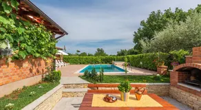 Apartment Complex Villa Visnjan with Pool - Image 2