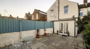 Welcoming 4 Bed Holiday Home in Eastbourne - Image 3