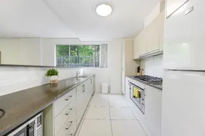 Castle HIll Sweet Modern 3BR Apt with 2 Parking - Image 5
