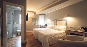 Hostal Los Castañuelos - Image 2