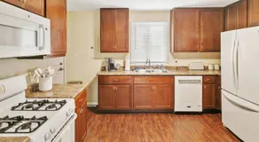 Sailors Escape with 3 bedrooms Near Naval Base - Image 5