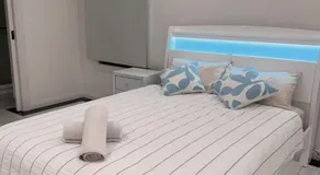Modern Suite Near Adelaide CBD - Image 2