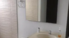 1C5 APARTAMENTO EN CARTAGENA CON BALCON Y VISTA AL MAR, AIRE ACONDICIONADO Y WIFi - Image 4