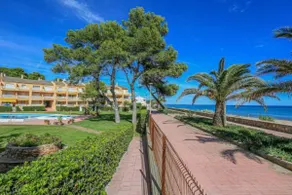 Frente al mar, piscina, playa tranquila - Image 3