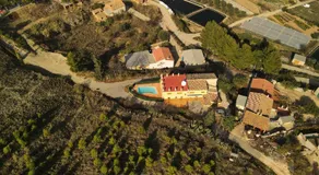 Air Conditioned "Casa Tropicana" Villa-Sleeps 10-Free WiFi-Private Pool-Free Parking - Image 4
