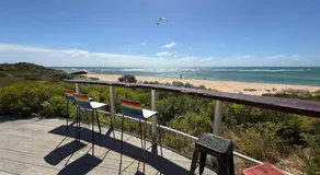 7 Steps to Beach Seaside Serenity 4BR with 2 Car Bays - Image 4