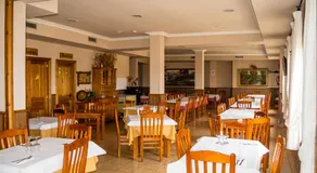 El Roble Hotel Restaurante - Image 3