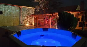 Otto's Guesthouse - Image 3