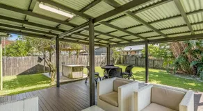 Lennox Beach Shack Classic Coastal Stay Near the Beach - Image 5