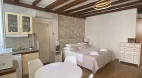 Palace Wall Residences - Image 2