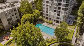 1 Bedroom 1 bathroom Pool View Balcony Kitchen Free Parking - Image 2