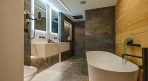 Luxury Mountain Apartment with Private Sauna and Underground Parking - Image 2