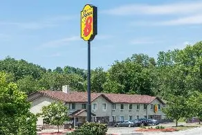 Super 8 Delmont - Image 5