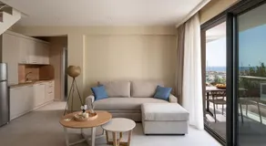 Endless Blue Luxury Suites - Image 2