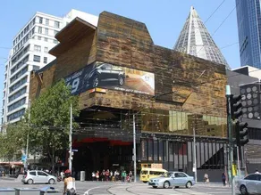 2BR Apt Next to Melbourne Central with City Views - Image 5