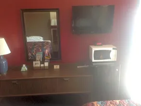 Classic Inn Early - Image 5
