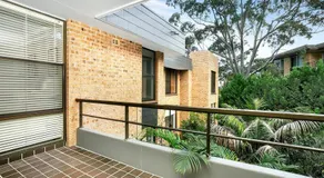 SPF13-Sunny, Spacious, Highly Convenient Apartment - Image 5