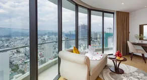 Regalia Gold Hotel - Image 2
