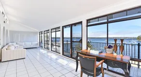 Sunshine Shores Absolute Waterfront - Image 3