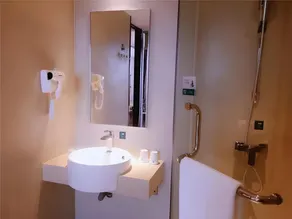 City Comfort Inn Zhuhai University Town Tangjiawan Plaza - Image 3